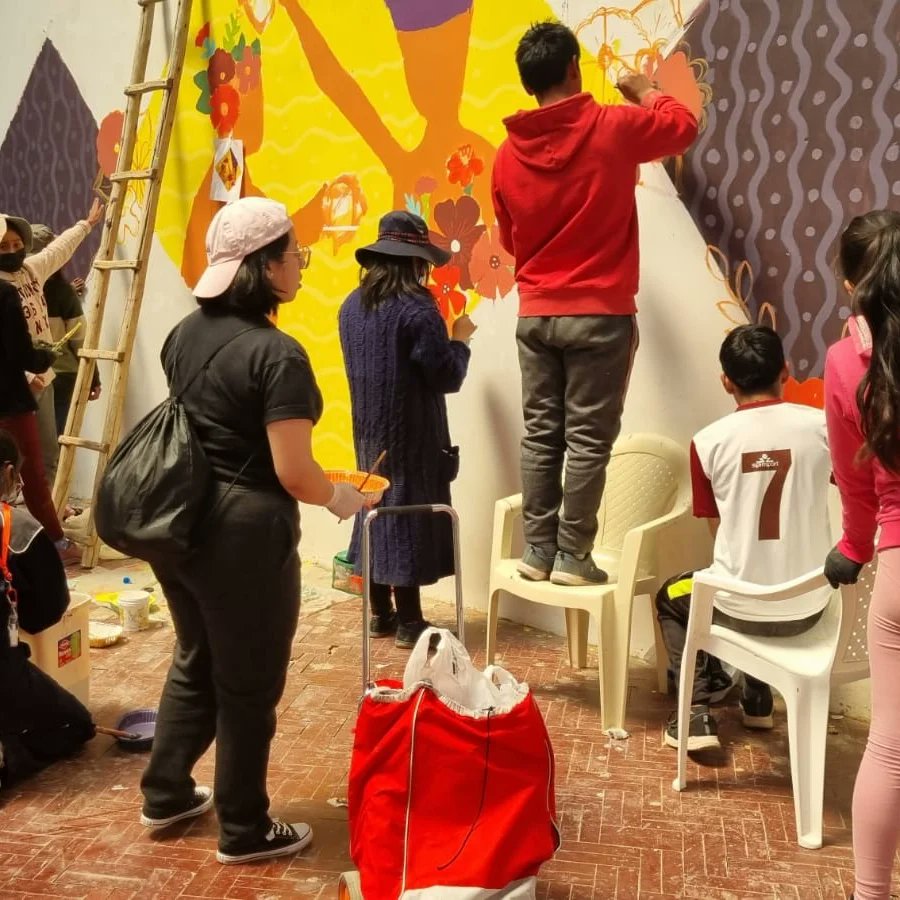 AxSAndina's tweet photo. ¡#Patacamaya se expresa con arte! Jóvenes del municipio se capacitan en #DerechosSexuales y #DerechosReproductivos a través de la creación de murales sobre el tema
#AxS #PersonasTransformandoElMundo
@CIESBolivia #TúDecides @UEenBolivia https://t.co/P1W72pnWgq