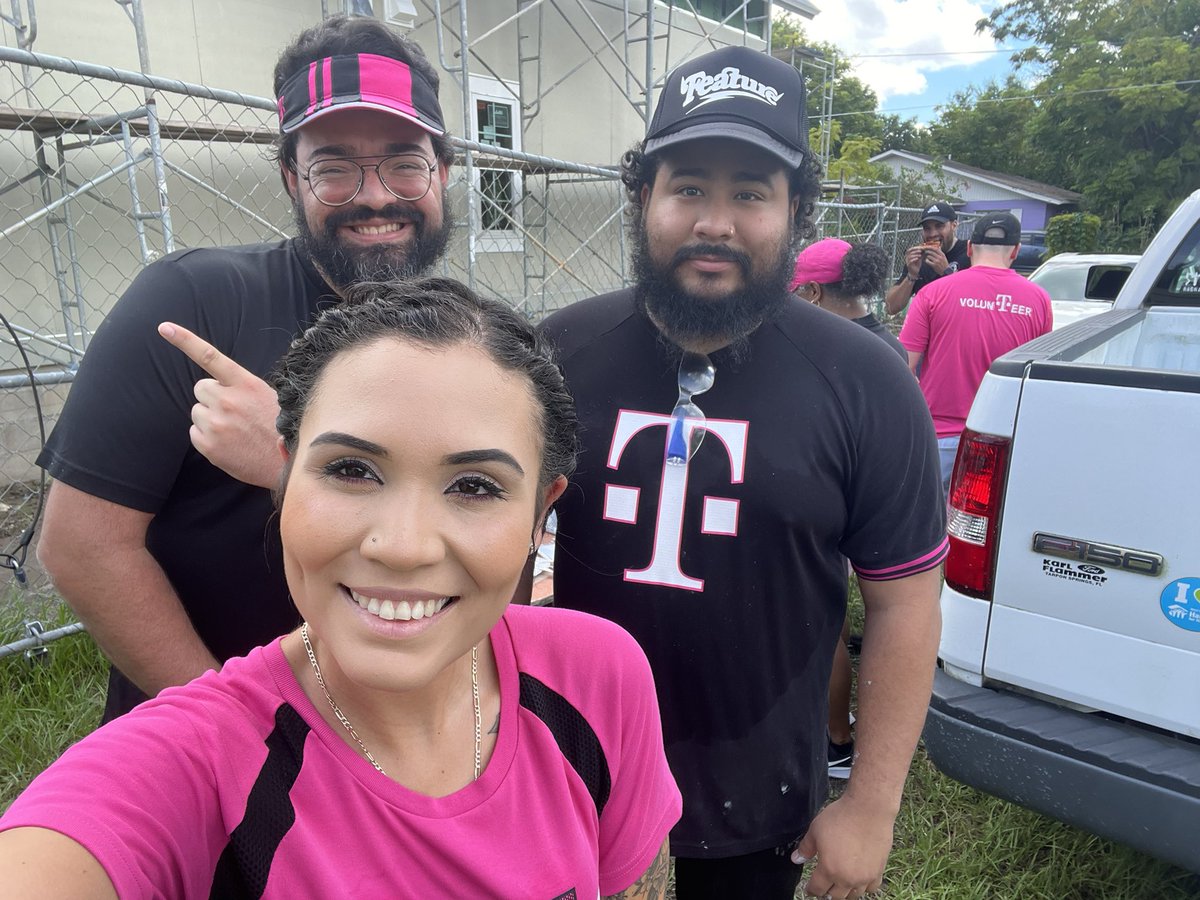 AshleyOrtiz325's tweet photo. Thank you to all who joined us with our habitat for humanity community 💥♥️ We had so much fun helping build these beautiful homes 🏡 #DE&amp;I #HabitatforHumanity https://t.co/NkYlWKPo42