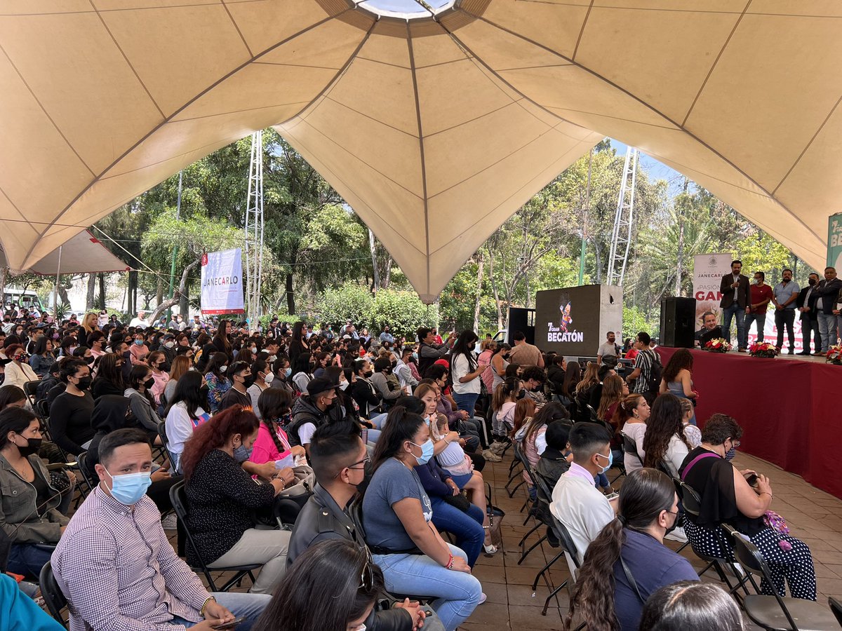 SoyJouDiaz's tweet photo. Fue todo un éxito el 7mo. #Becaton, gracias al Dip. Janecarlo por impulsar la educación y el desarrollo integral de los jóvenes maderenses, gracias por su participación… nos vemos el siguiente año. https://t.co/I4eTEXPBCn