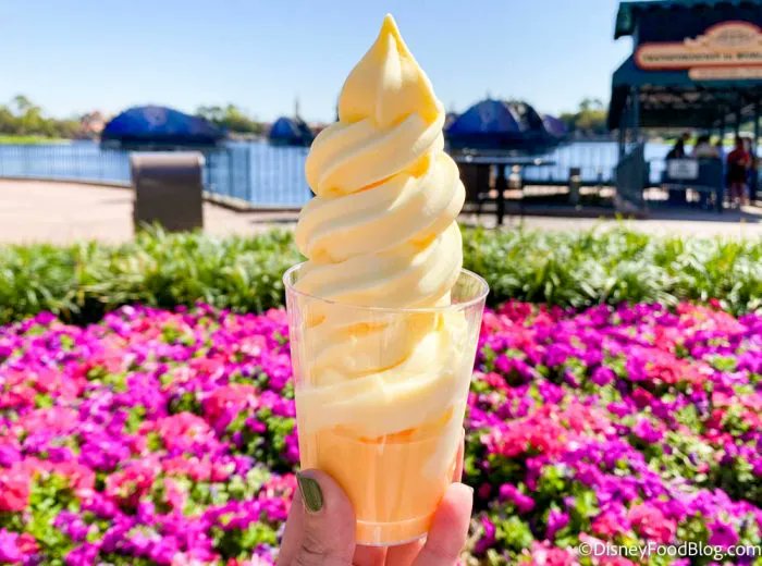 DisneyFoodBlog's tweet photo. Try keeping me out of the kitchen now 😏🍦 

Disney RECIPE: Make Pineapple DOLE Whip At Home! https://t.co/isZx1wgLMb https://t.co/WlVbFJHfMb
