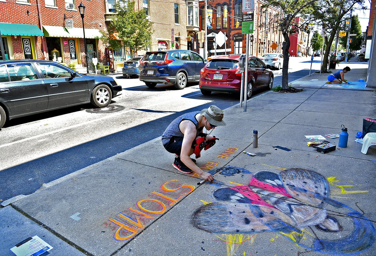 DispatchDawn's tweet photo. #PHOTOS-->https://t.co/Ag7tmDCE4d<--Click here to see more from @CreativeYorkPA's #YorkArtsWeek #ChalkWalk @YorkDispatch https://t.co/wNeX6p8fc0