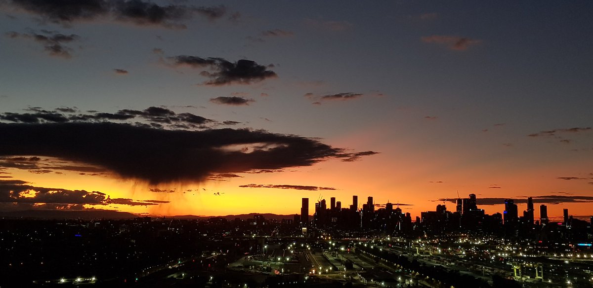 TheSonomancer's tweet photo. @abcnews One little patch of rain behind Melbourne. https://t.co/IM5FycwjEM
