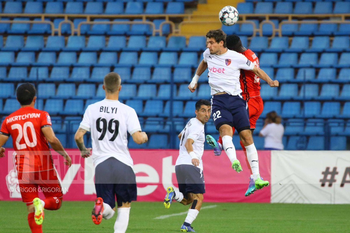 grig_grigorian's tweet photo. #Ararat beat #Van in the 5th round of #VbetAPL https://t.co/p6fi1Sk6BC