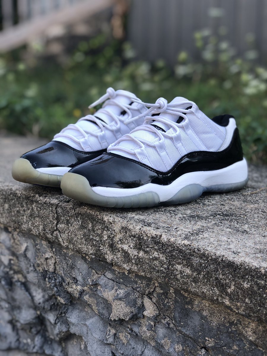 itsflipjackson's tweet photo. White Skin Black Hearted wear it like a Marble Suit 🏁💎💯

Full restoration on these 2014Concord11 Lo’s for a client put in a rush order to get 4pairs cleaned before leaving 4school next week to get their steps in order @FOTRKICKS way for another year of higher learning 🏁🌐💯 https://t.co/7fcDqR5fc7