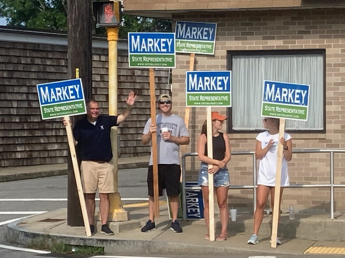 markeyforbcda's tweet photo. Great morning with incredible supporters, door to door early afternoon, phone calls late afternoon.  Vote early Mon-Fri 8:30-4:30 Dart Town Hall. #GOTV #finishstrong #BlissCorner #voteSept6 #DartmouthMA https://t.co/g7kiLWLwCf