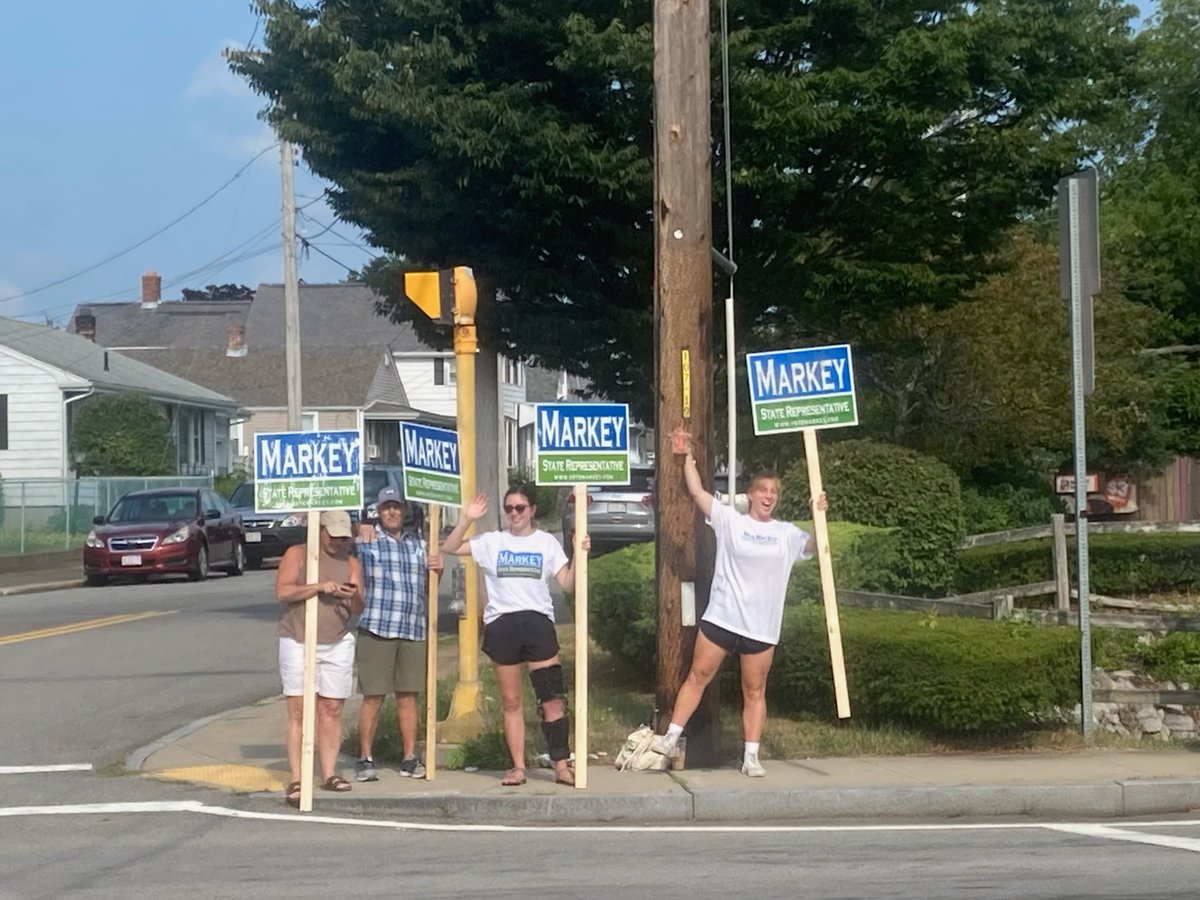 markeyforbcda's tweet photo. Great morning with incredible supporters, door to door early afternoon, phone calls late afternoon.  Vote early Mon-Fri 8:30-4:30 Dart Town Hall. #GOTV #finishstrong #BlissCorner #voteSept6 #DartmouthMA https://t.co/g7kiLWLwCf