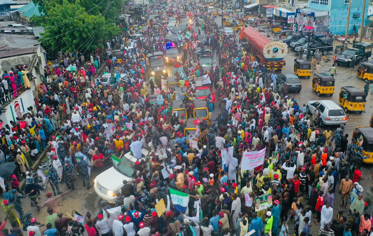 KwankwasoRM's tweet photo. BORNO!!!

I am elated by the high number of people that trooped out to welcome us, in Maiduguri today. 

Despite the rain, the people stood firm to express their happiness on receiving our message of rebirthing a New Nigeria. Thank you, Borno! https://t.co/nWXQh2fKIJ