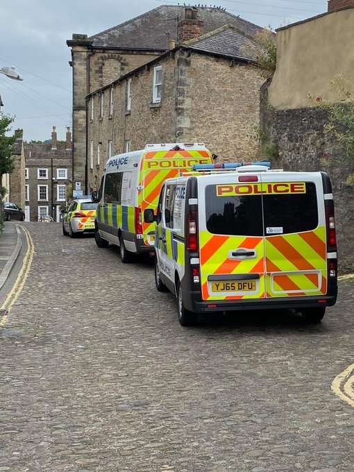 ymediagroup's tweet image. Man in custody after two people dead following stabbing in #NorthYork
#YMedia #RecentUpdate #NorthYorkStabbing 
@YudhvirJaswal