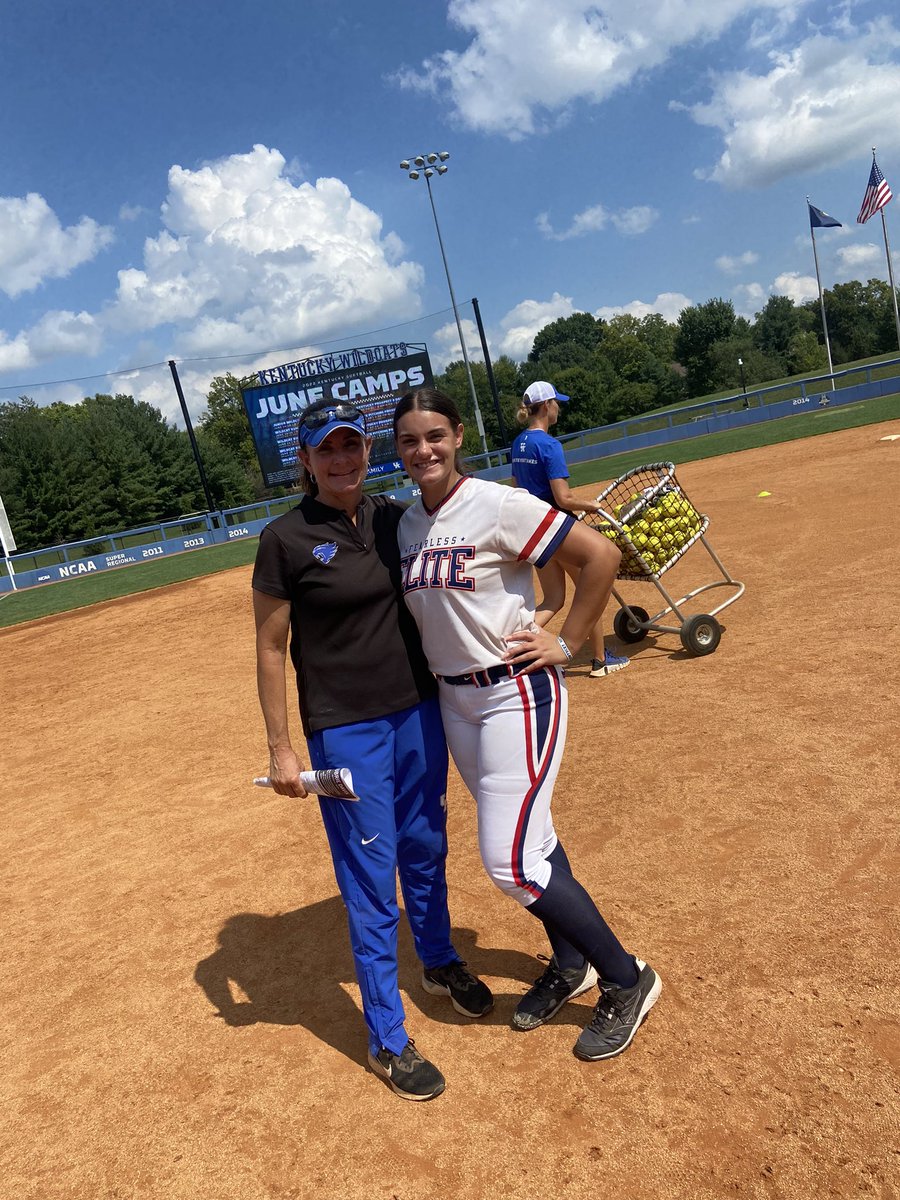 RileyGr57301822's tweet photo. I would like to thank University for Kentucky letting me share my skill set and be able to participate in in their camp. @UKsoftball @SMYRNASOFTBALL https://t.co/O65WCE3EVZ