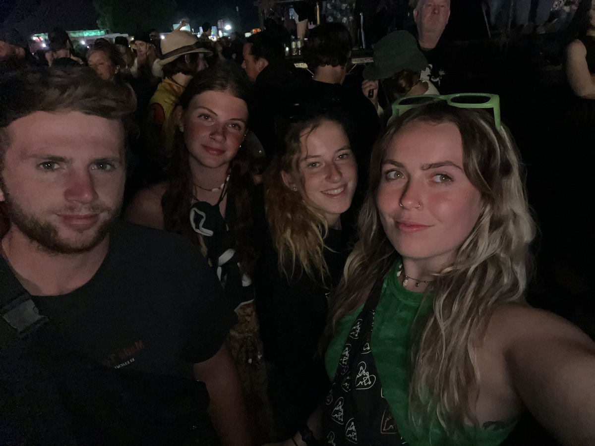 kerrislowry's tweet photo. WAITING FOR AM #nomusiconadeadplanet #READINGFESTIVAL get us on the screen https://t.co/iffLHWylgw