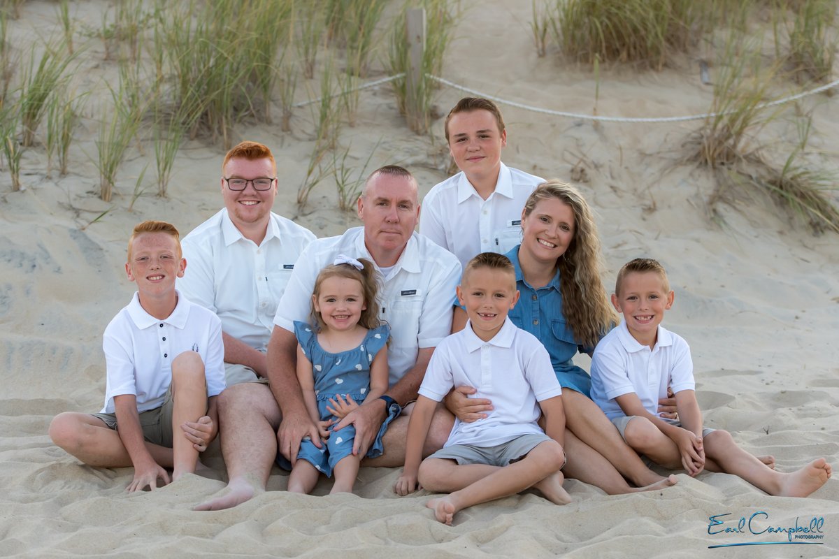 We have a night off tonight, so it's time to edit some more! 😀 Had to share this one, smiles everywhere! 🖤💙