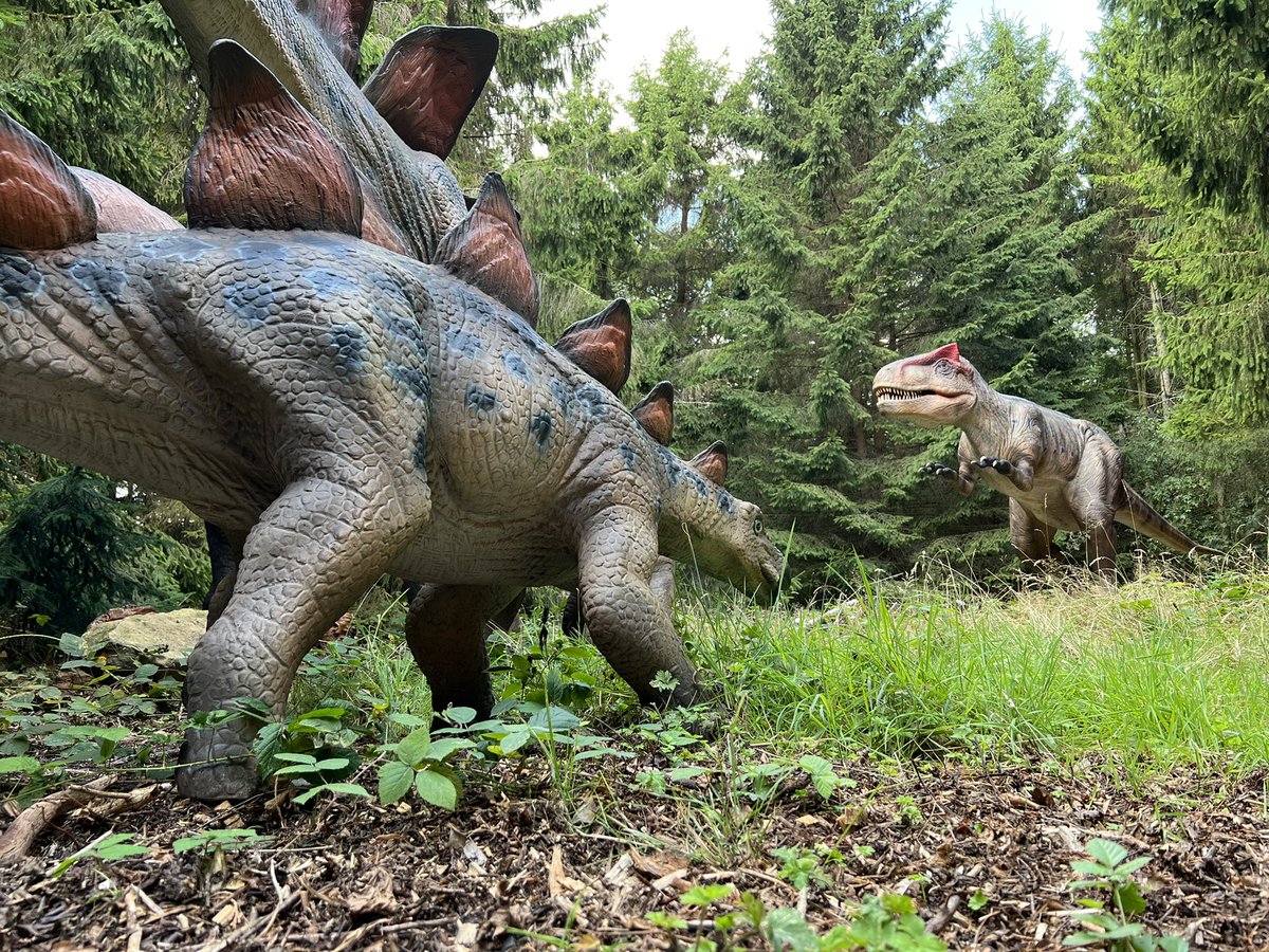 HatcheryJp's tweet photo. Awesome day today checking out the Dino trail and checkin out some cool cars 

#dinosaur #JurassicWorld #JurassicWorldDominion https://t.co/K8hlutww35