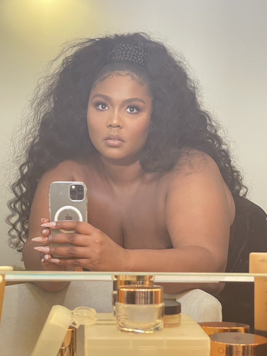 calling lizzo ugly is crazy... imma need yall to get serious