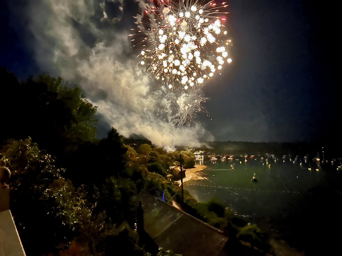 Lizard Hol Cottages tweet media