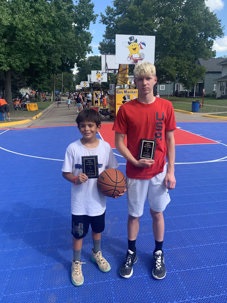 Shout out to Christopher Vogt who won MS 3 point competition and Adyn Roth who won HS division 3 point at Gus Macker Otsego!  Way to represent gentlemen! Keep up the good work! @AydnRoth @PawPawHS