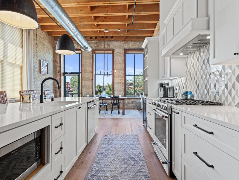 KathyBohn's tweet photo. Give your life a fresh boost with a home upgrade. Is this the one?  #homesforsale  https://t.co/FEDeqjeY8L https://t.co/R67djgYAtW