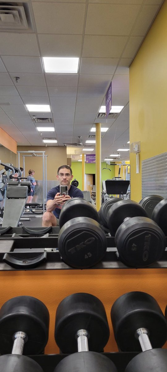 Timepest013's tweet photo. Gym for some incline press, an hour on the treadmill, and then more writing. I feel like I'm on the home stretch; every word counts.
 #writer #amdrafting #amwriting #nerdjock #nerd https://t.co/JOQJ5XfZyT