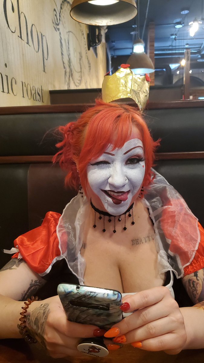 DoctorAndonuts's tweet photo. How the Queen of Hearts feels after beheading someone! https://t.co/VRaSnsyv3g