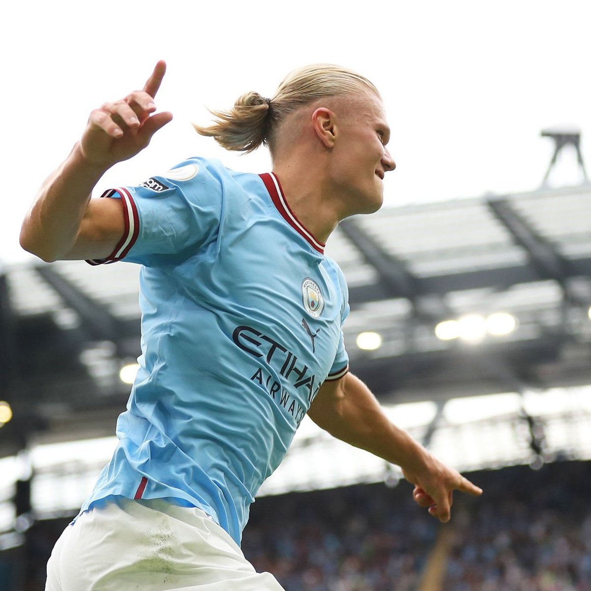 thegingerwig's tweet photo. Rythmn is a dancer
Erling is our answer
Haaland scores in every game

His strength and speed is freighting 
We have signed a Viking
Haaland scores in every game

Oooooooh erling haaland
Oooooooh erling haaland https://t.co/1tP3Jnwtxq
