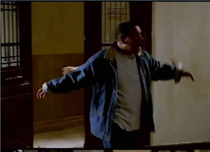 سمعليكوووووو الناس اللي مطلعه الهاش ده #حسره_عليك_يالي_في_بالي ياض احنا من كتر ما بنحط عليك كنتو بتشجعو يد وسله
ياض من كتر ما كنا بناخدكم ع سطح الواد حماده كان شعاركم (سنظل اوفياء) ع مر التاريخ طلعلك صوت يا ابو خمسه