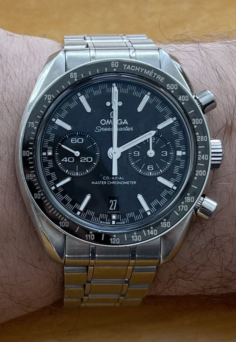 Gradient_net's tweet photo. @drewvolpe @robhoffman20 @paulg Even as an EE it’s cool to see watchmakers push the limits of mechanical watches https://t.co/aMoisqx8qM