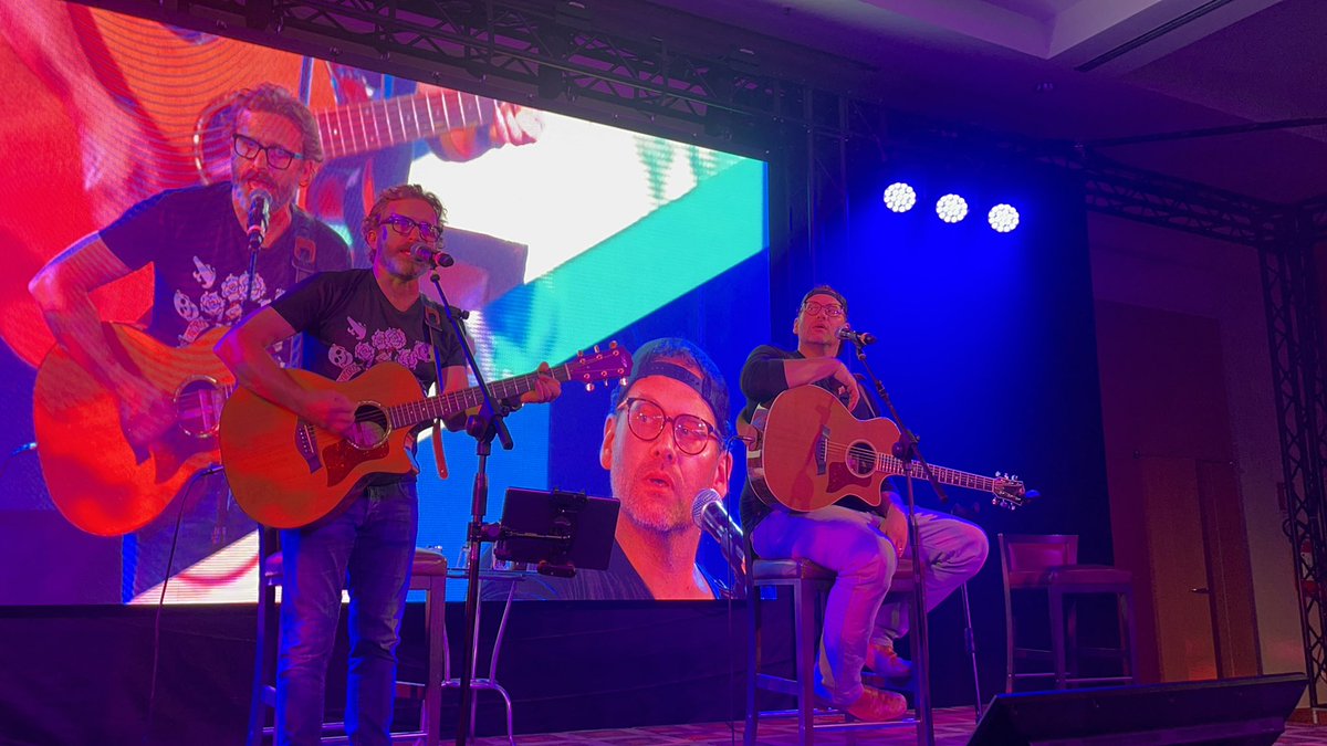 RPB_Bob_o_World's tweet photo. #AutumnBack @StationBreaks @RobBenedict @jasonmanns #Jib12 #SaturdayNightConcert https://t.co/nKIE34fpQk