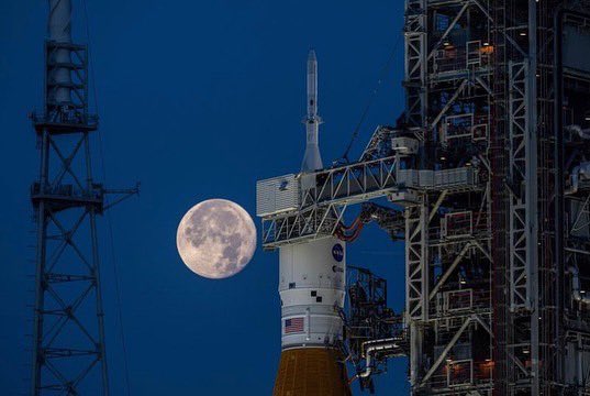 astro_timpeake's tweet photo. The Apollo missions showed us what was possible, now with less than 48hrs until #artemis 1 launches we enter an exciting new era of human space exploration. #ApolloRemastered 📷 @NASA @AndySaunders_1 https://t.co/UsEGbupGpr