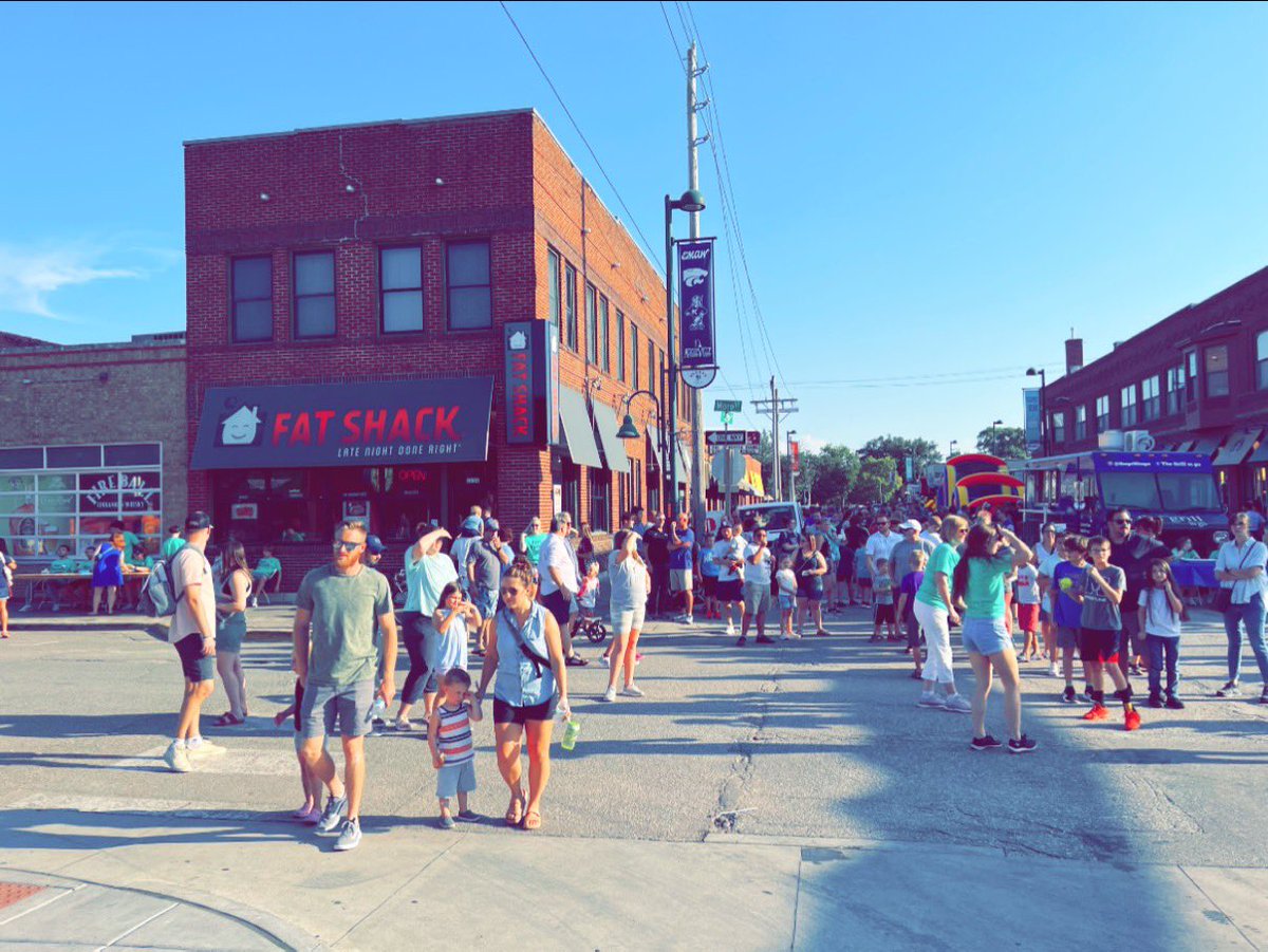 Jay_Hubbard24's tweet photo. Aggieville is always a mood. https://t.co/BoECmJHIH6