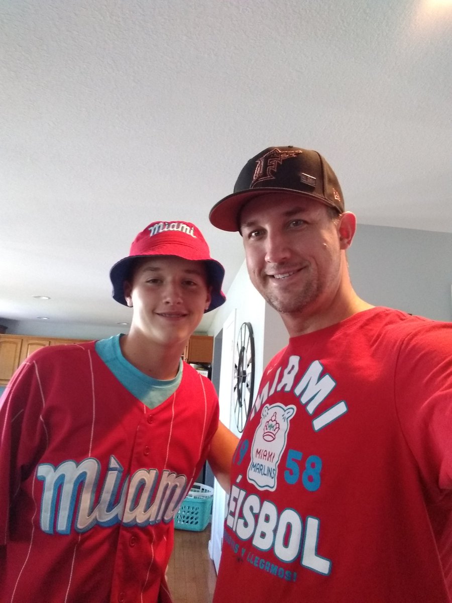 natemescher2020's tweet photo. Happy City Connect Saturday and #SandyDay from Illinois! @Marlins @sandyalcantar22 https://t.co/vU5McIKKTs