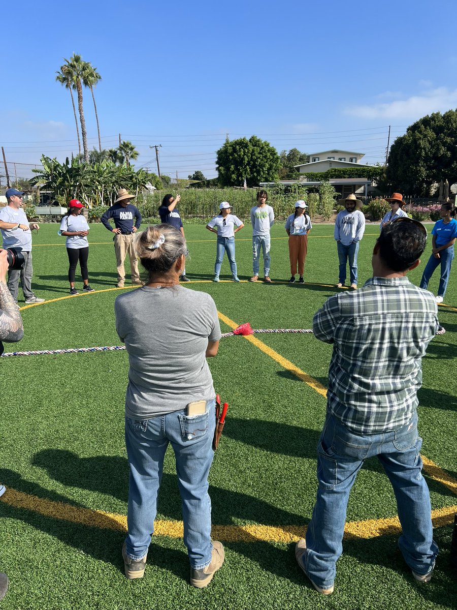 Dr. Kawanna Leggett (@svp_drk) on Twitter photo Two sites. Shared focus. To …ServeLA! Shout out to our new students for getting up early to positively impact your new community. <a href="/LoyolaMarymount/">Loyola Marymount University</a> <a href="/csa_lmu/">Pam Rector CSA LMU</a> <a href="/LMUStudentEXP/">Student EXP</a> Two sites. Shared focus. To …ServeLA! Shout out to our new students for getting up early to positively impact your new community. <a href="/LoyolaMarymount/">Loyola Marymount University</a> <a href="/csa_lmu/">Pam Rector CSA LMU</a> <a href="/LMUStudentEXP/">Student EXP</a>
