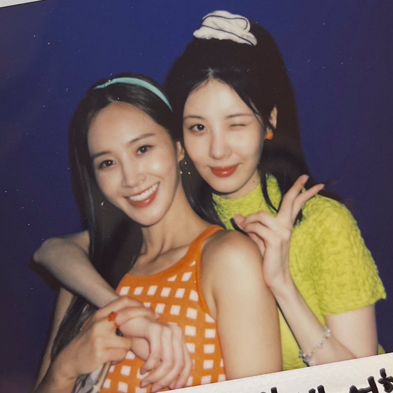 lemonseojuu's tweet photo. π«Ά
#YulSeo #SNSD https://t.co/DAADU4E3i4