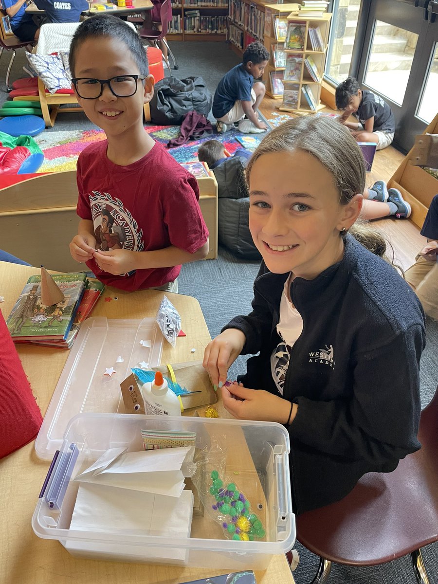 ibmisstitus's tweet image. Maker Mania Friday!✨ G5s loved exploring, designing, &amp;amp; creating with our #wabradleylibrary maker spaces! We are off to a fantastic year! #waexcels