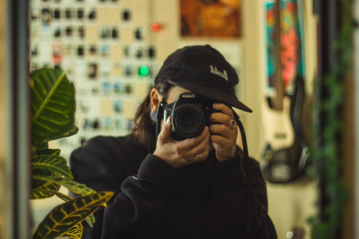 visualsofjess's tweet image. disappear into oblivion