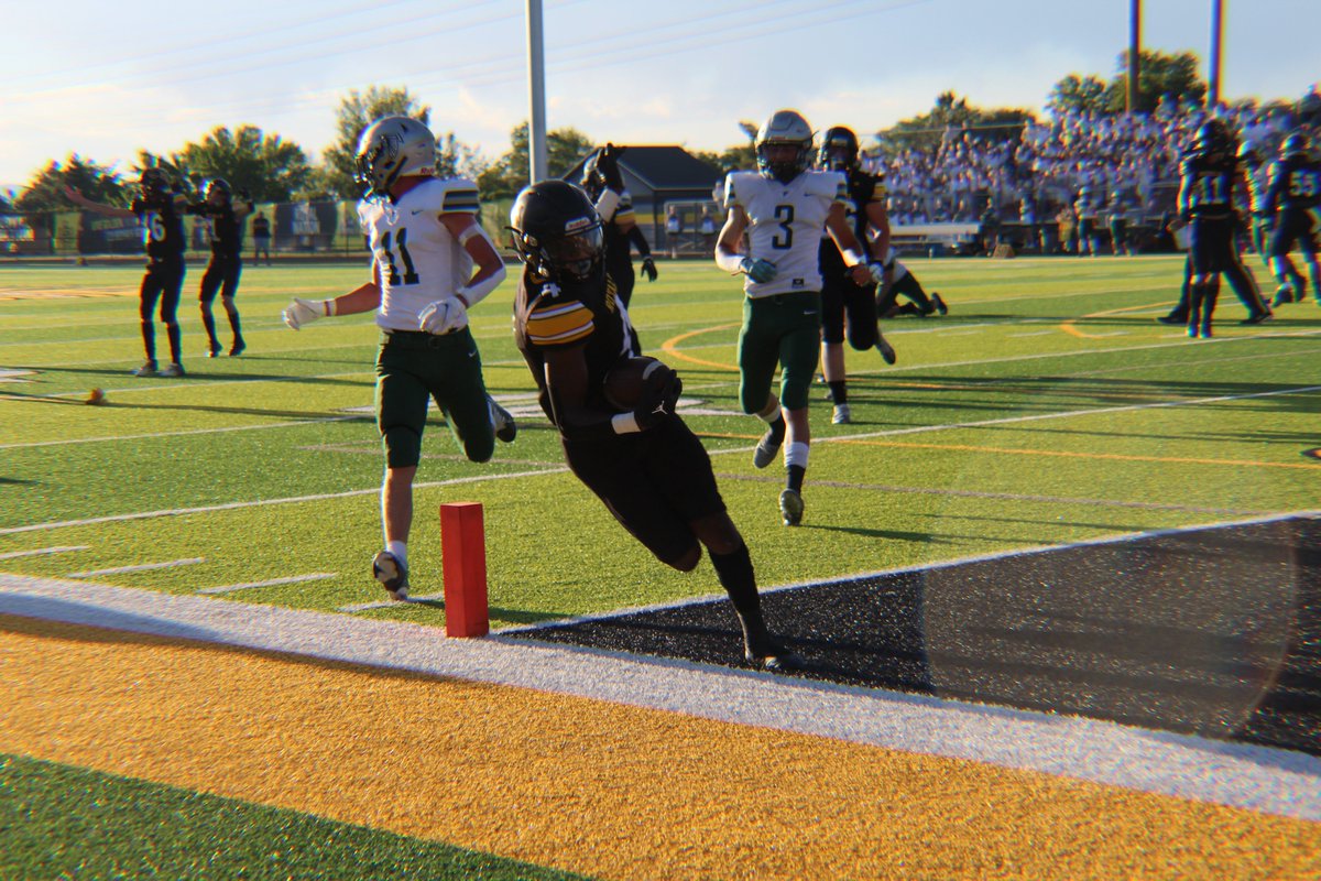 JamesTate (@jamesta50) on Twitter photo Amazing balance by Roy Royals running back <a href="/daeqwansnider/">Daeqwan Snider</a> to score a TD‼️ <a href="/RoyHighFootball/">Roy High Football</a> 🏈🏈 Amazing balance by Roy Royals running back <a href="/daeqwansnider/">Daeqwan Snider</a> to score a TD‼️ <a href="/RoyHighFootball/">Roy High Football</a> 🏈🏈