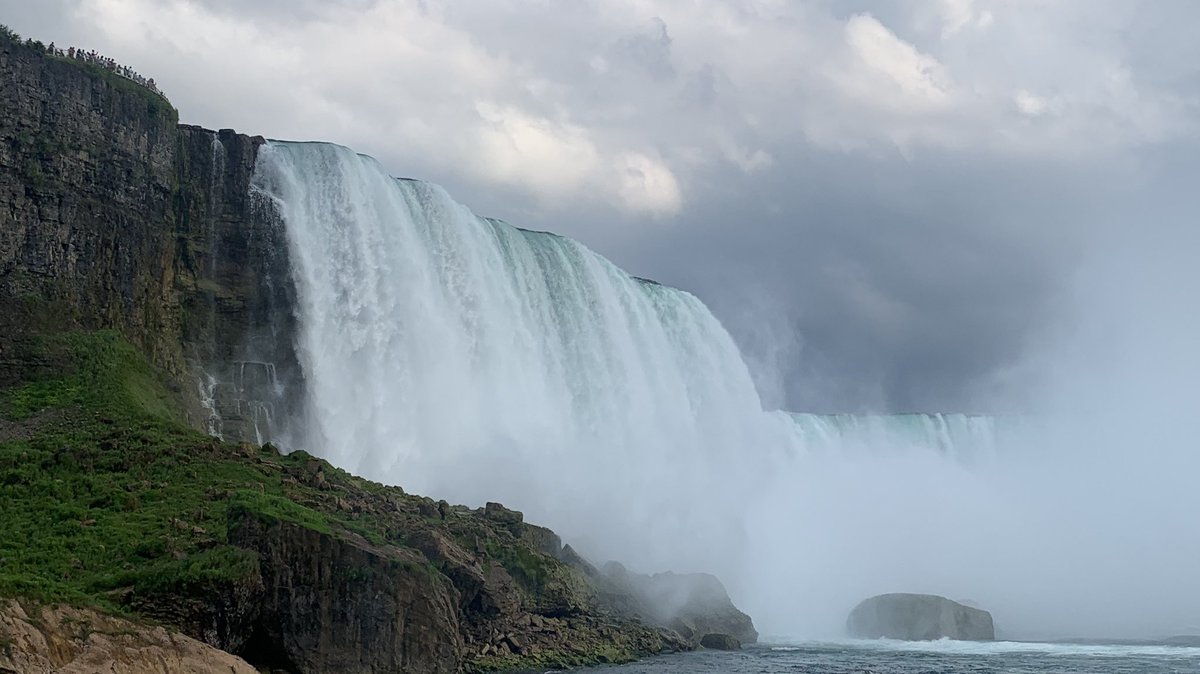 skarim180's tweet photo. Magnificence of God. A wonder of the world #niagarafalls #Niagara.
A truly amazing sight and experience. https://t.co/B41NYgt0BK