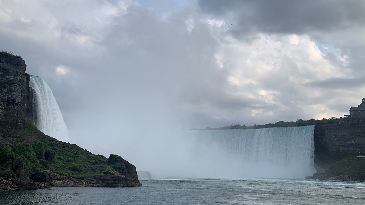 skarim180's tweet photo. Magnificence of God. A wonder of the world #niagarafalls #Niagara.
A truly amazing sight and experience. https://t.co/B41NYgt0BK
