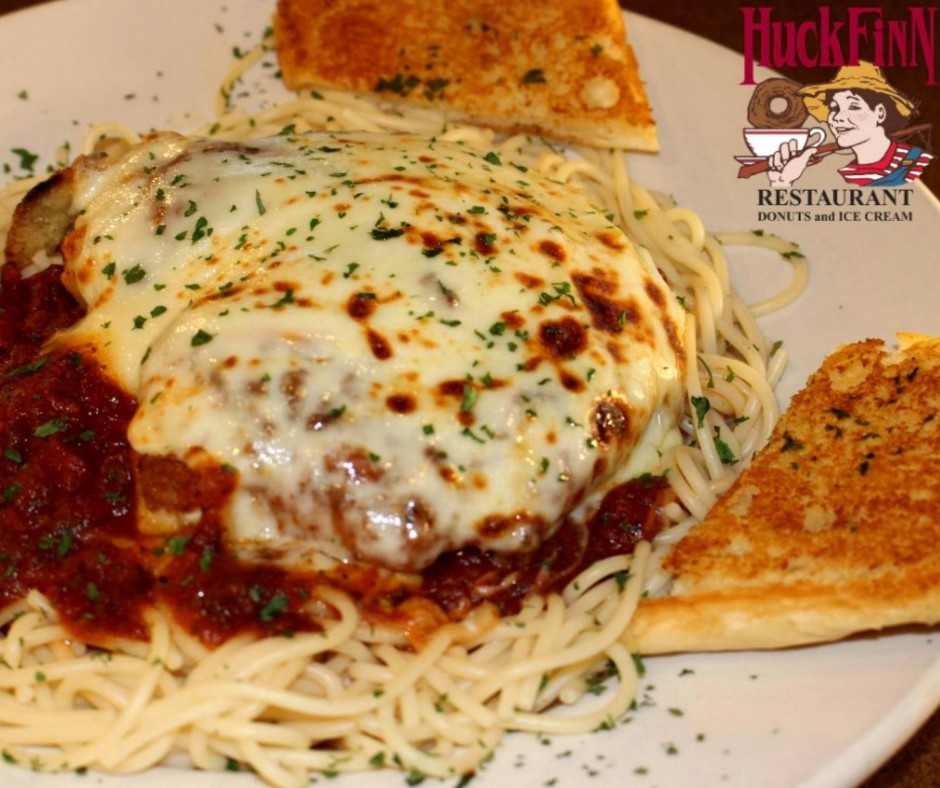 HFRestaurant's tweet photo. Do you Italiano?
We do!
Our Chicken Parmigiana is rated Five-Stars by the harshest of critics.
Served with spaghetti or mostaccioli, meat, or marinara sauce.
(not always available)
⭐ ⭐ ⭐ ⭐ ⭐
#pasta #chickenparm #diner #DineInOpen #HuckFinn #chicago #oaklawn https://t.co/mfpMmjFmIL