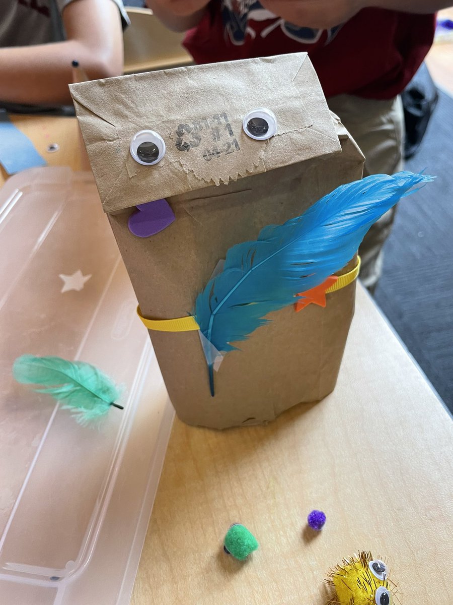 ibmisstitus's tweet image. Maker Mania Friday! #waexcels #wabradleylibrary 📚✨😍