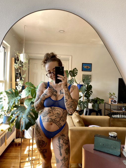 business casual on a saturday https://t.co/OOdkZu1OdY