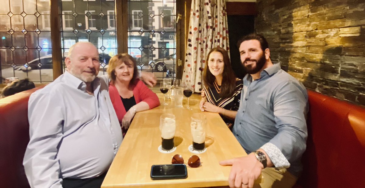 claire_greaney's tweet photo. More Magical Memories!! Please God we have just as many more, with just as many smiles. #LewyBodyFamilies @KevinQuaid3 @helenaquaid1 @KenGreaney https://t.co/ua52MbwZ7h