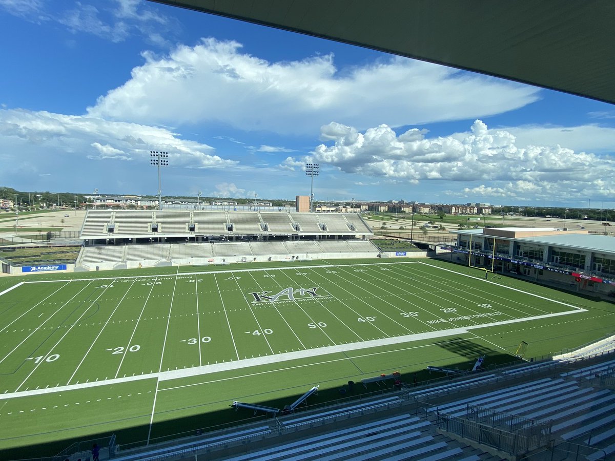 GavinMoritz's tweet photo. 📍Legacy Stadium (Katy)

Morton Ranch hosting Eisenhower at 6pm. Join me on https://t.co/kQS9HHDoWk.

#txhsfb | @dctf | @Texan_Live https://t.co/vjmyrQveCC