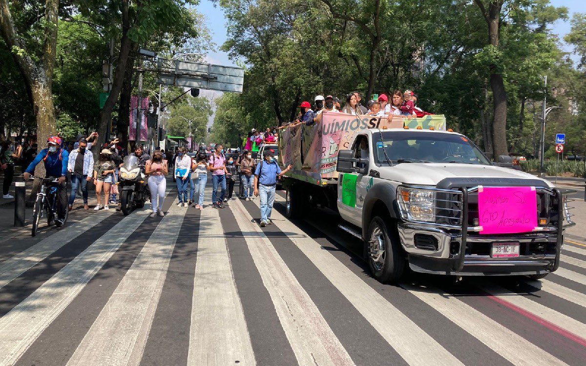 Familiares de niños con cáncer protestan por desabasto de medicamentos.
¿No te da vergüenza <a href="/lopezobrador_/">Andrés Manuel</a> ?