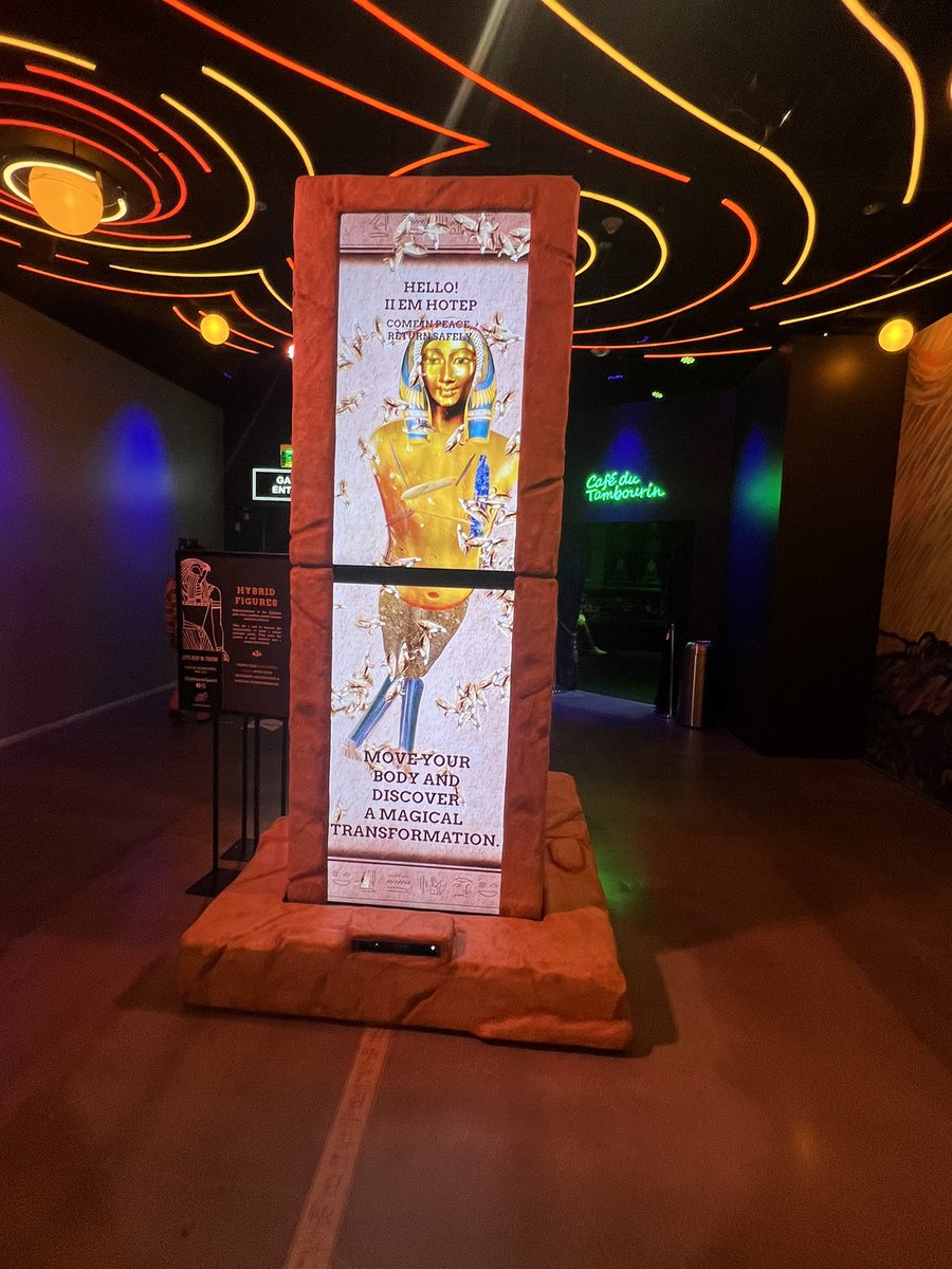 XboxJuan4K's tweet photo. #XboxKinect at the Museum 😅 I thought I was the only one still using one https://t.co/1mU54QPWwi
