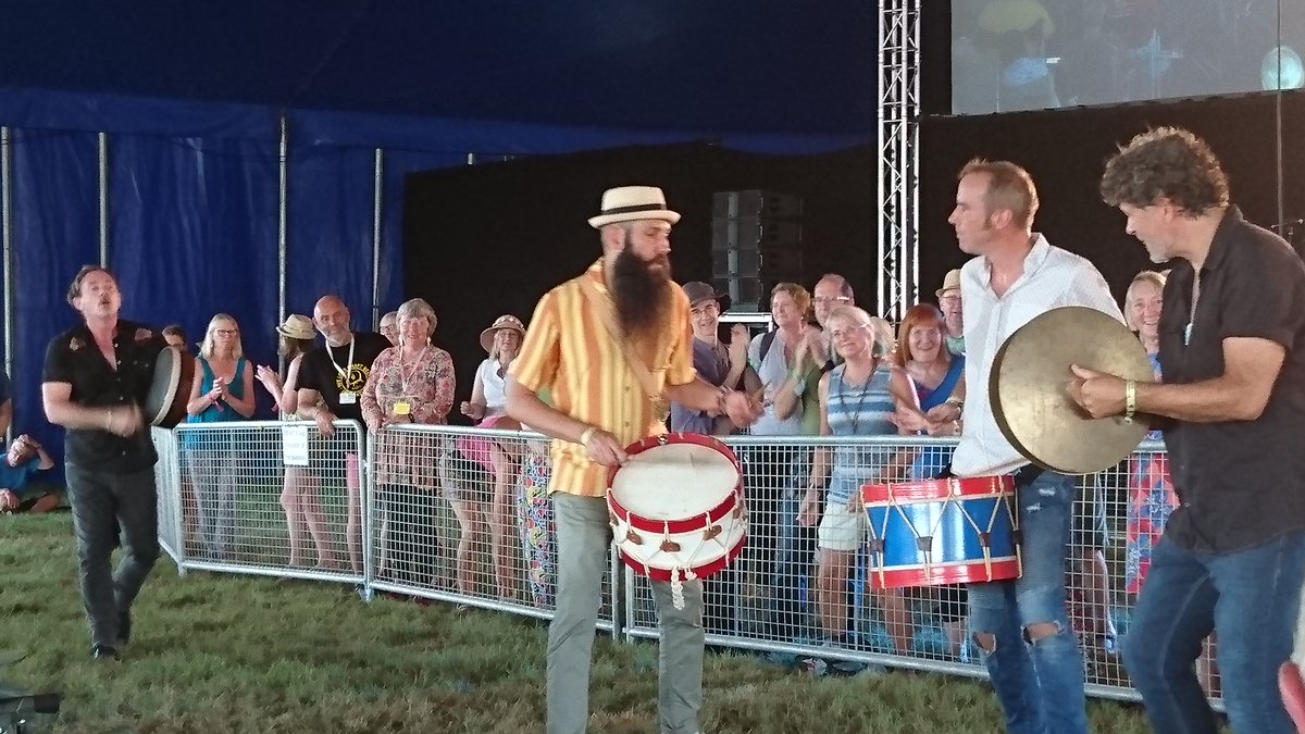 AHearTwithEARS's tweet photo. @TrackDogsMusic Hey Guys good to hear from you and hope you have a blast doing your third set today..... this is a snap of your up close and personal encore at the end of your first which was a great surprise, enjoy and hope our paths cross again real soon..... @shrewsburyfolk 😎 https://t.co/DtOmDS9u6a