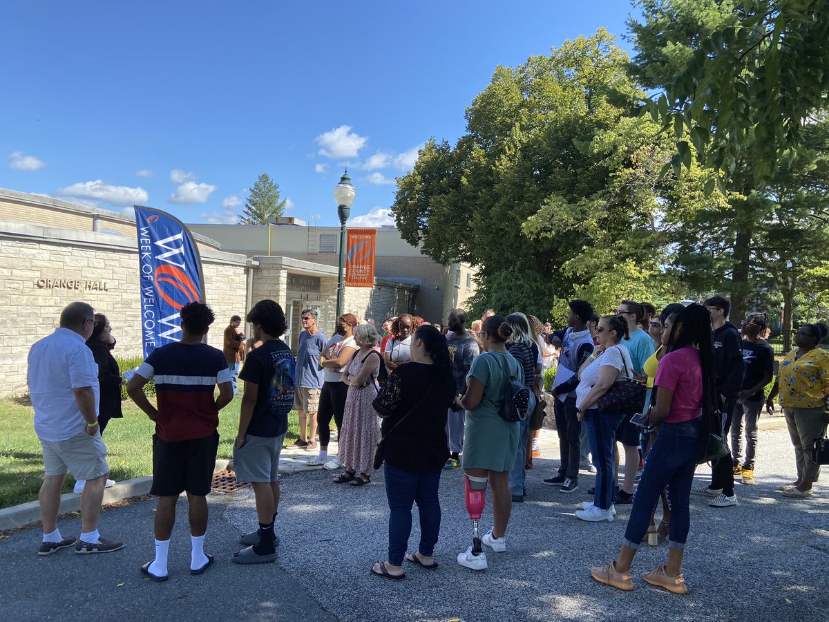 drkrisyoung's tweet photo. The beats were pumping. The Pathway Coaches were coaching. And dozens upon dozens of incoming @SUNY_Orange students and their loved ones enjoyed Student and Family Orientation earlier today. #SOawesome https://t.co/k67kEL9R6W