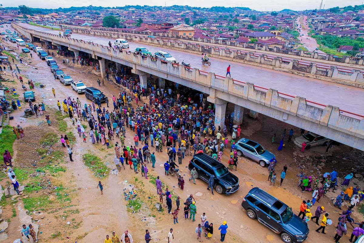 DapoAbiodunCON's tweet photo. As this administration that promised to complete all important, infrastructural development projects that were hitherto abandoned by the immediate past administration, we will also kickstart roadworks on Saje-Elega-Mokola Road in earnest. https://t.co/CiV0lgQjAM