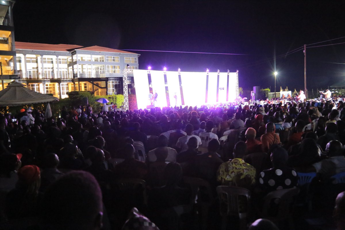 ComedyStoreUG's tweet photo. #ComedyStoreInHoima audience https://t.co/NN2ytRAmxO