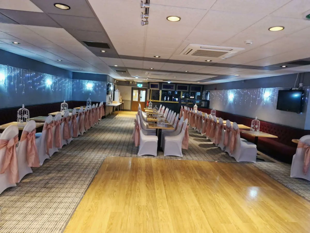 TheRuncornWarmy's tweet photo. The room decorated beautifully for a wedding we had recently! ๐๐ค
(Please note: all decorations/balloons are not provided by the club)
#wedding #party #weddingdecor #thewarmy #functionroomhire #theruncornwarmemorialclub #functionroomhireruncorn #runcorn https://t.co/bH2HmgdKBE