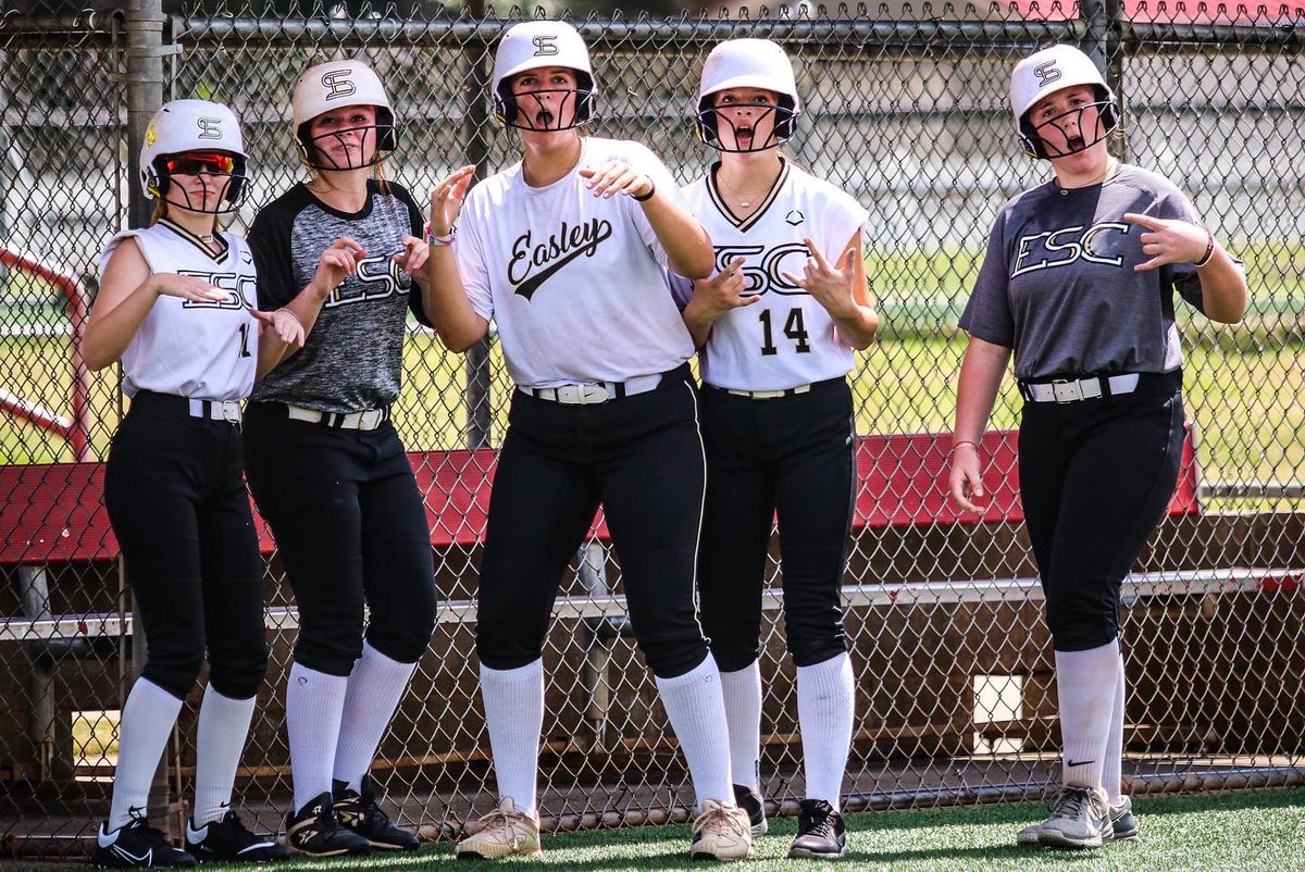 EasleySoftballC's tweet photo. Grinding always 🔋#elevateyourgame https://t.co/gTbqlfgJwZ