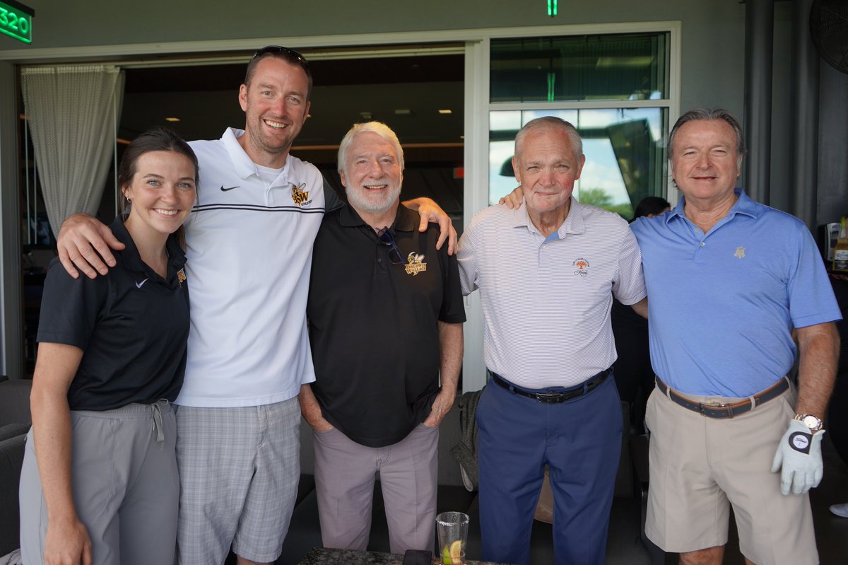 our second annual topgolf event was a success! thank you to everyone who supported 💛🏌️‍♀️
#OneLove #D3Hoops